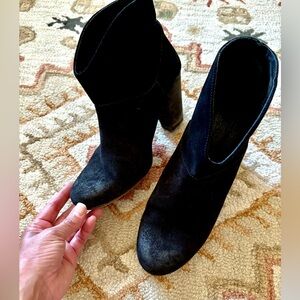 Free People Black Suede Ankle boot size 39